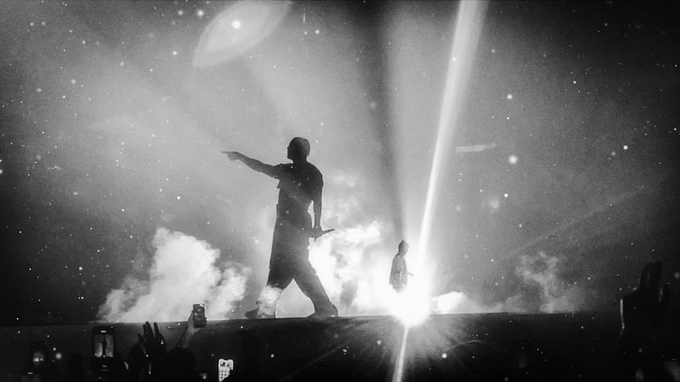Drake performing during the It's All A Blur Tour at Desert Diamond Arena in Glendale, AZ — concert photography by Anthony Cavale for Cavale Live