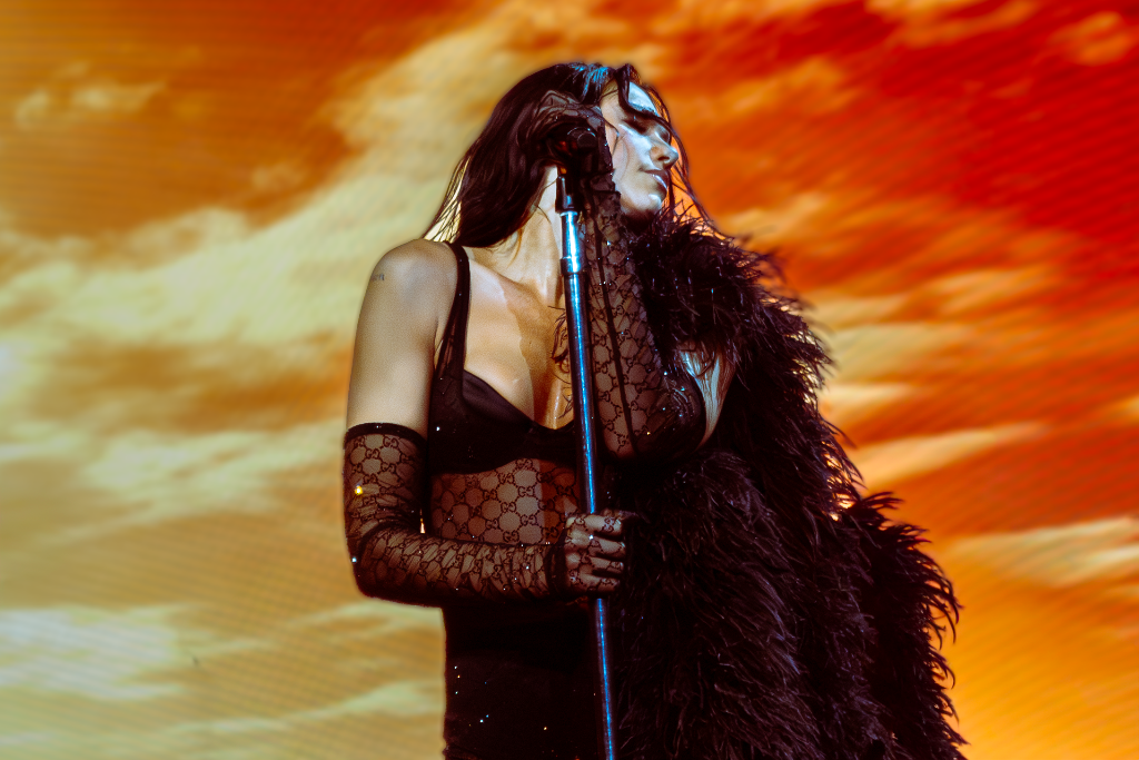 Dua Lipa — Cavale Live