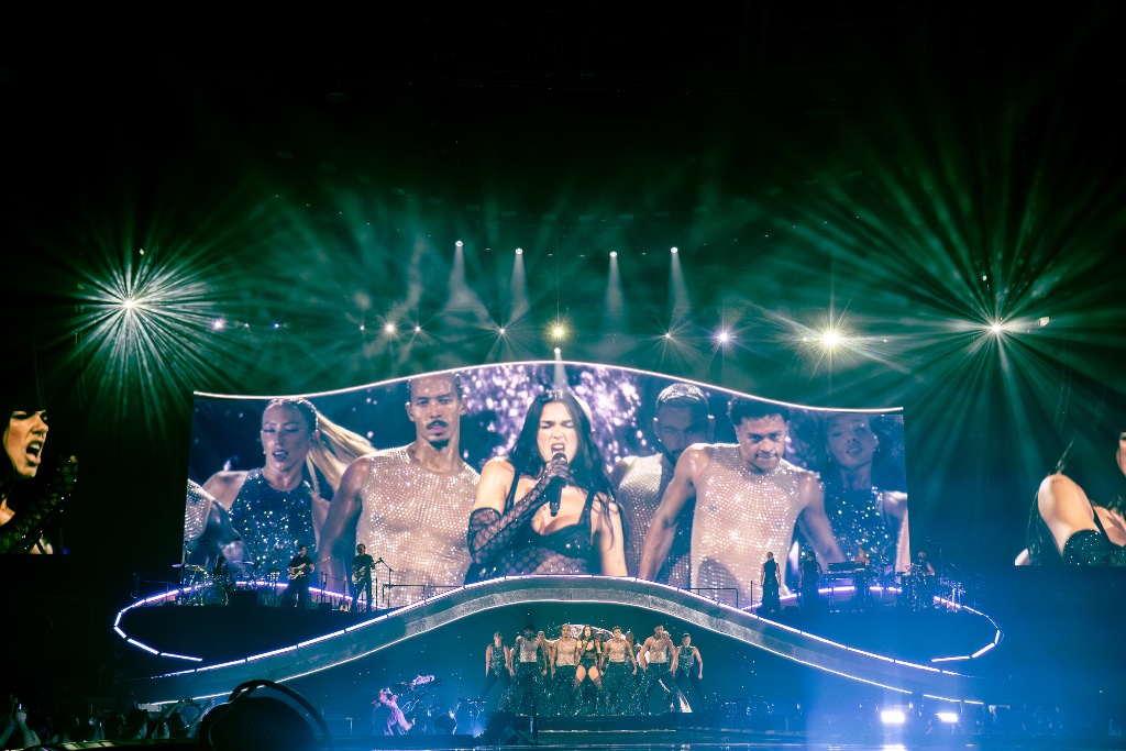 Dua Lipa — Cavale Live