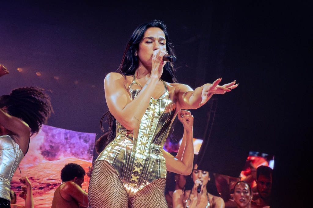 Dua Lipa — Cavale Live