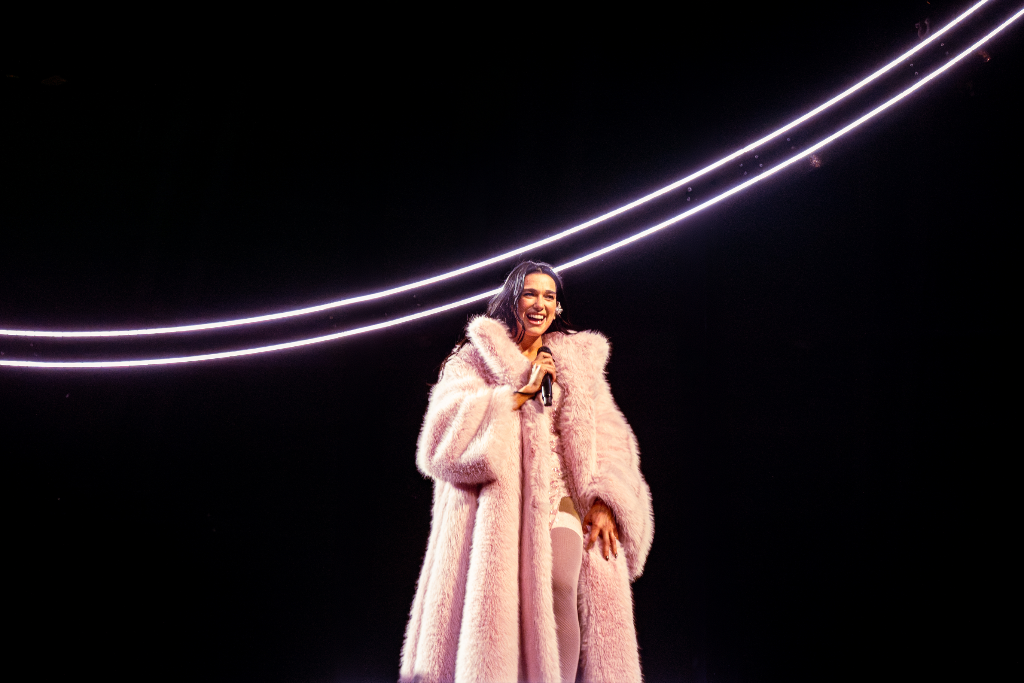 Dua Lipa — Cavale Live