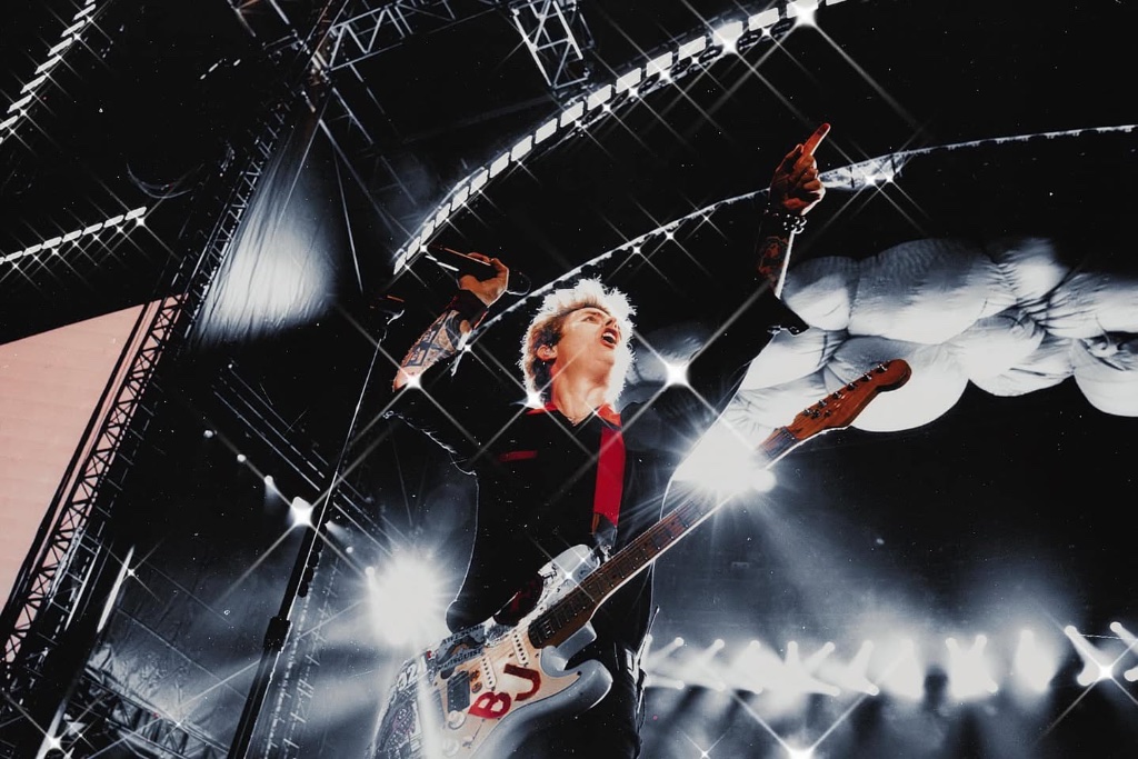 Green Day performing during the The Saviors Tour at Chase Field in Phoenix, AZ — concert photography by Anthony Cavale for Cavale Live