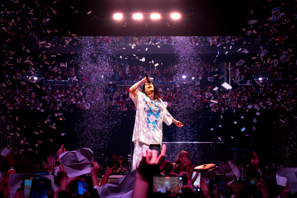 Billie Eilish — Cavale Live