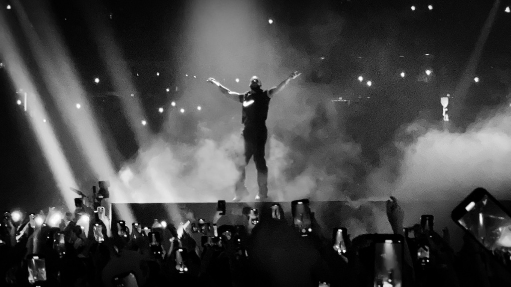 Drake — Cavale Live