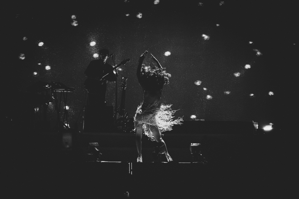 Olivia Dean performing during the The Art of Loving Tour at Crypto.com Arena in Los Angeles, CA — concert photography by Anthony Cavale for Cavale Live