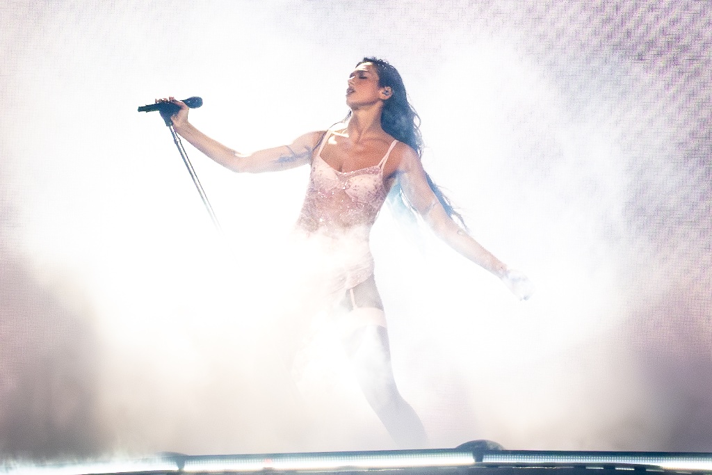 Dua Lipa — Cavale Live