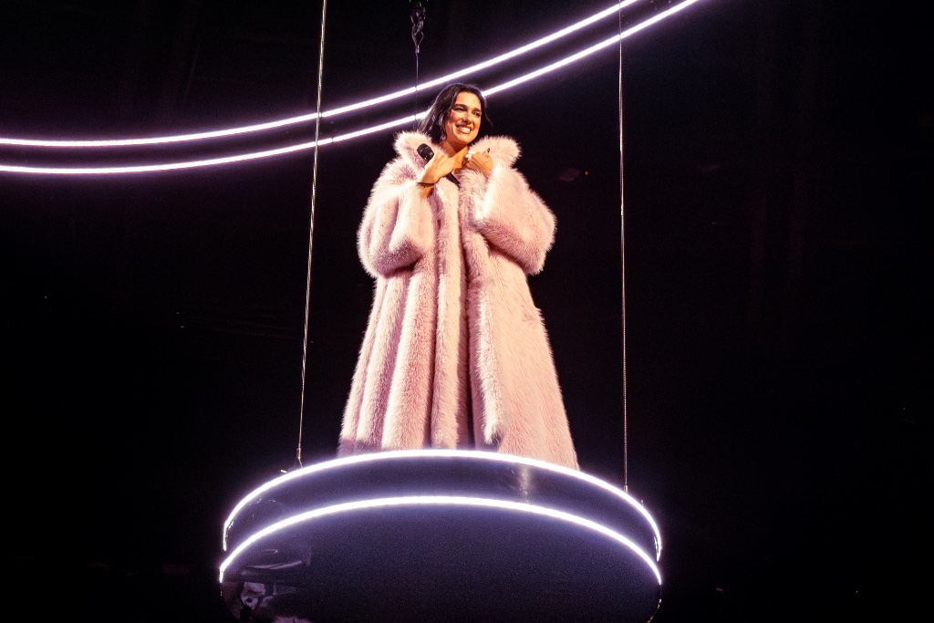 Dua Lipa — Cavale Live