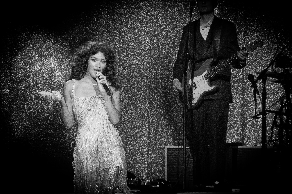 Olivia Dean — Cavale Live
