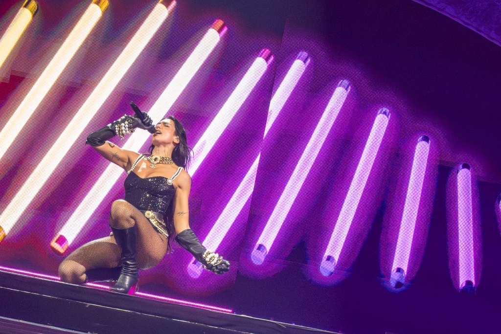 Dua Lipa — Cavale Live