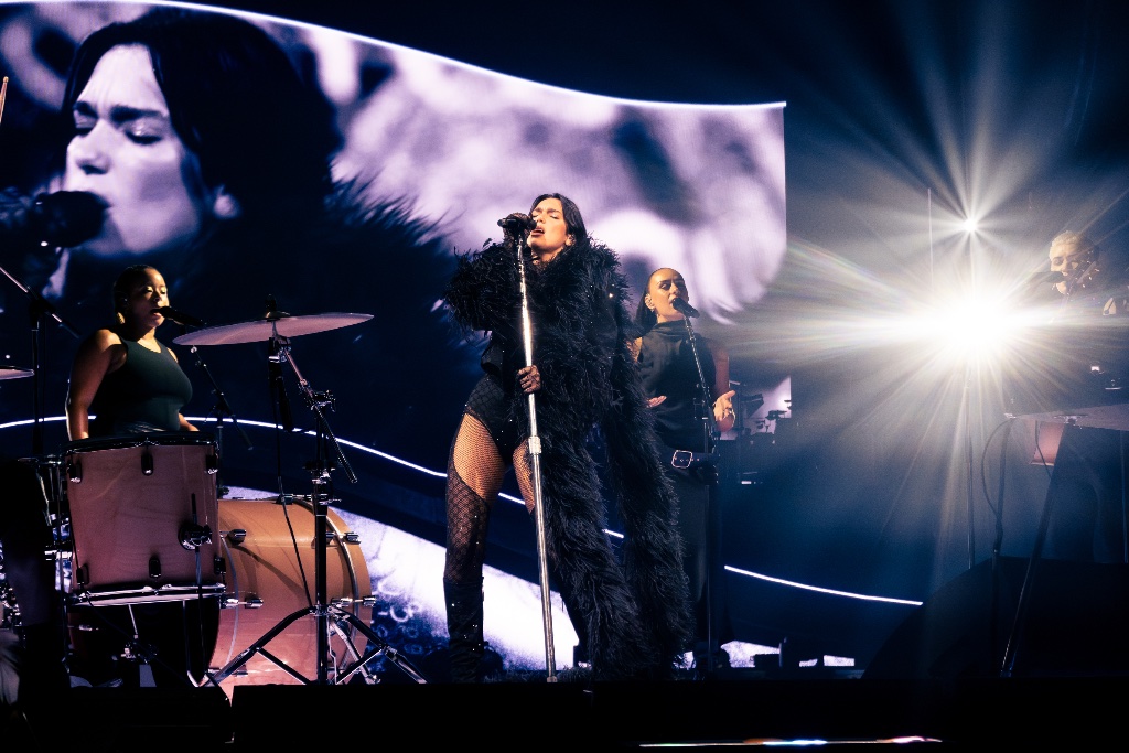 Dua Lipa — Cavale Live