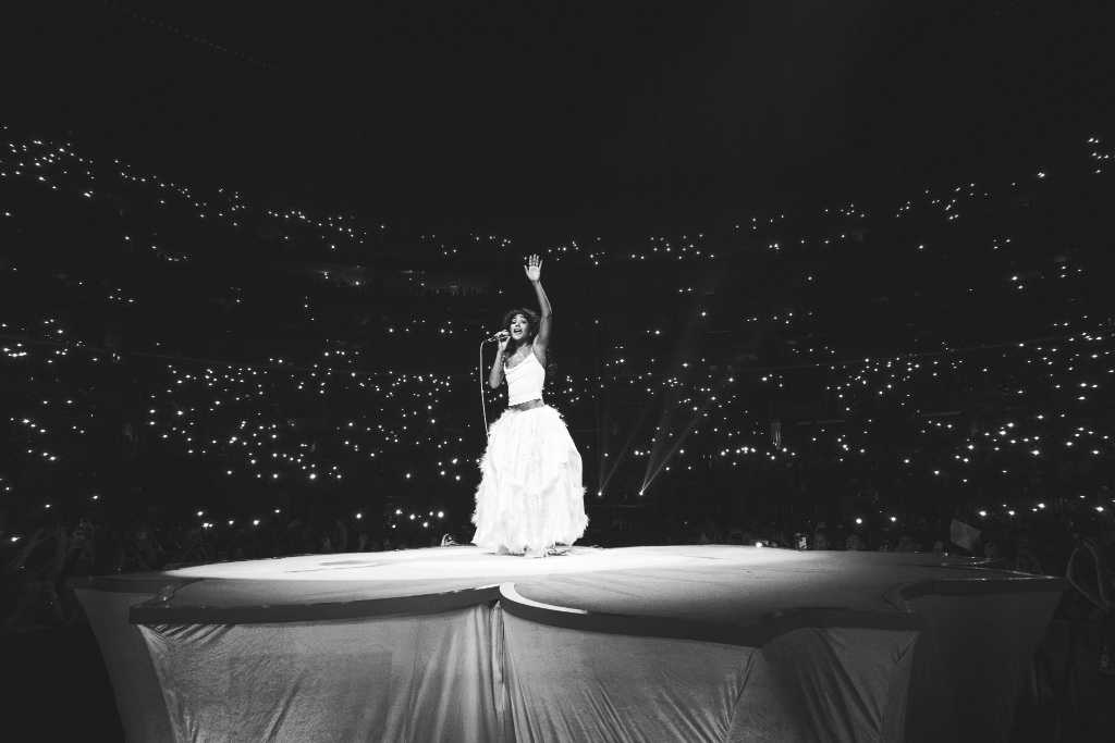Olivia Dean performing during the The Art of Loving Tour at Crypto.com Arena in Los Angeles, CA — concert photography by Anthony Cavale for Cavale Live