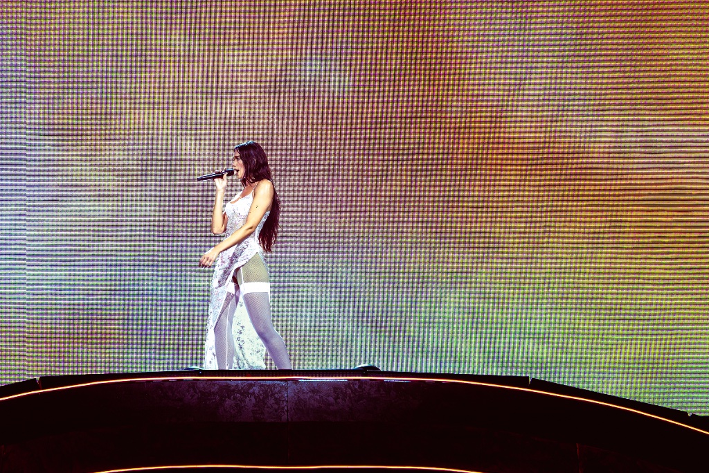 Dua Lipa — Cavale Live