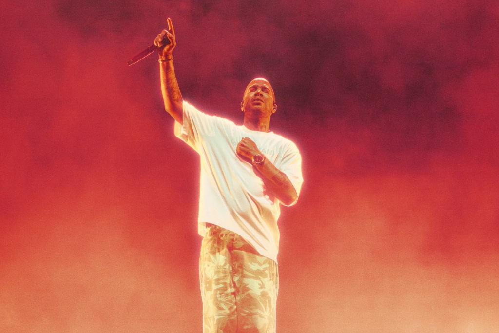 Kid Cudi performing during the Rebel Ragers Tour at Talking Stick Resort Amphitheater in Phoenix, AZ — concert photography by Anthony Cavale for Cavale Live