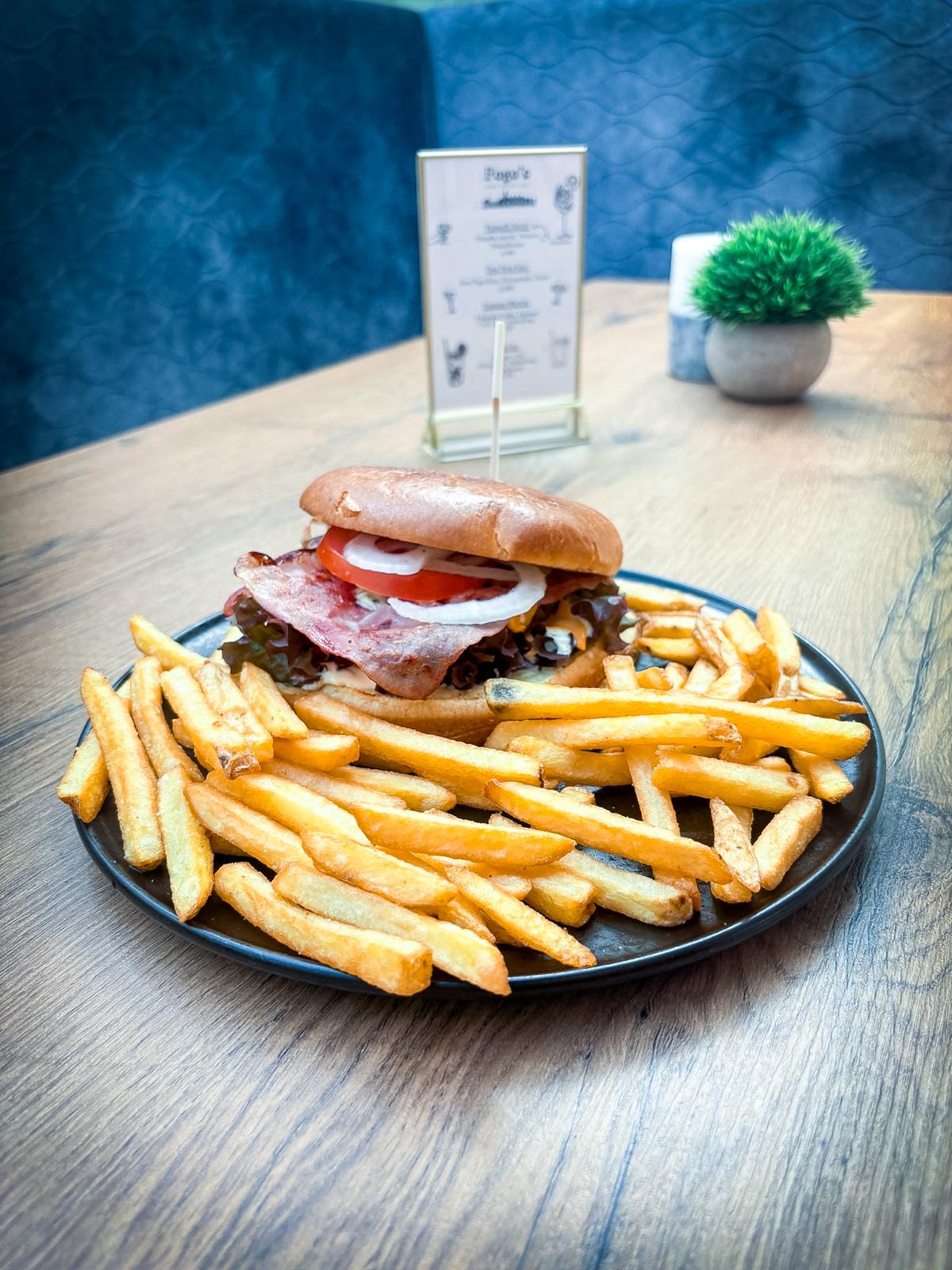 Double Bacon Cheeseburger – Pogo's Burgerhaus•Bar Kösching