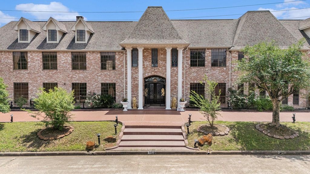 The Cheapest Castle in Texas?