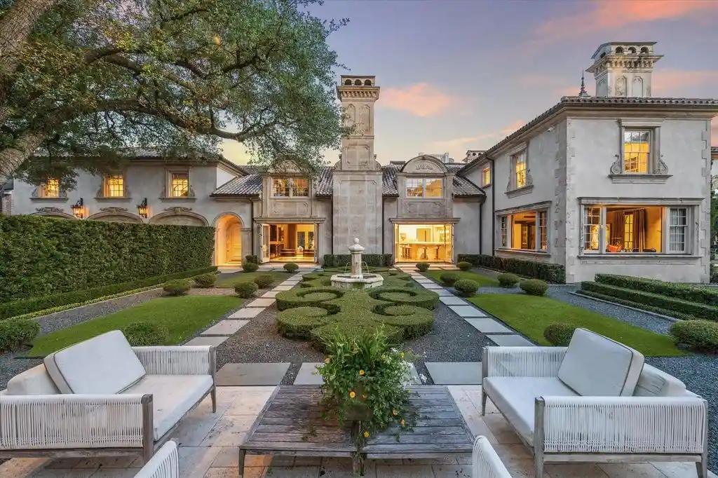 River Oaks Estate