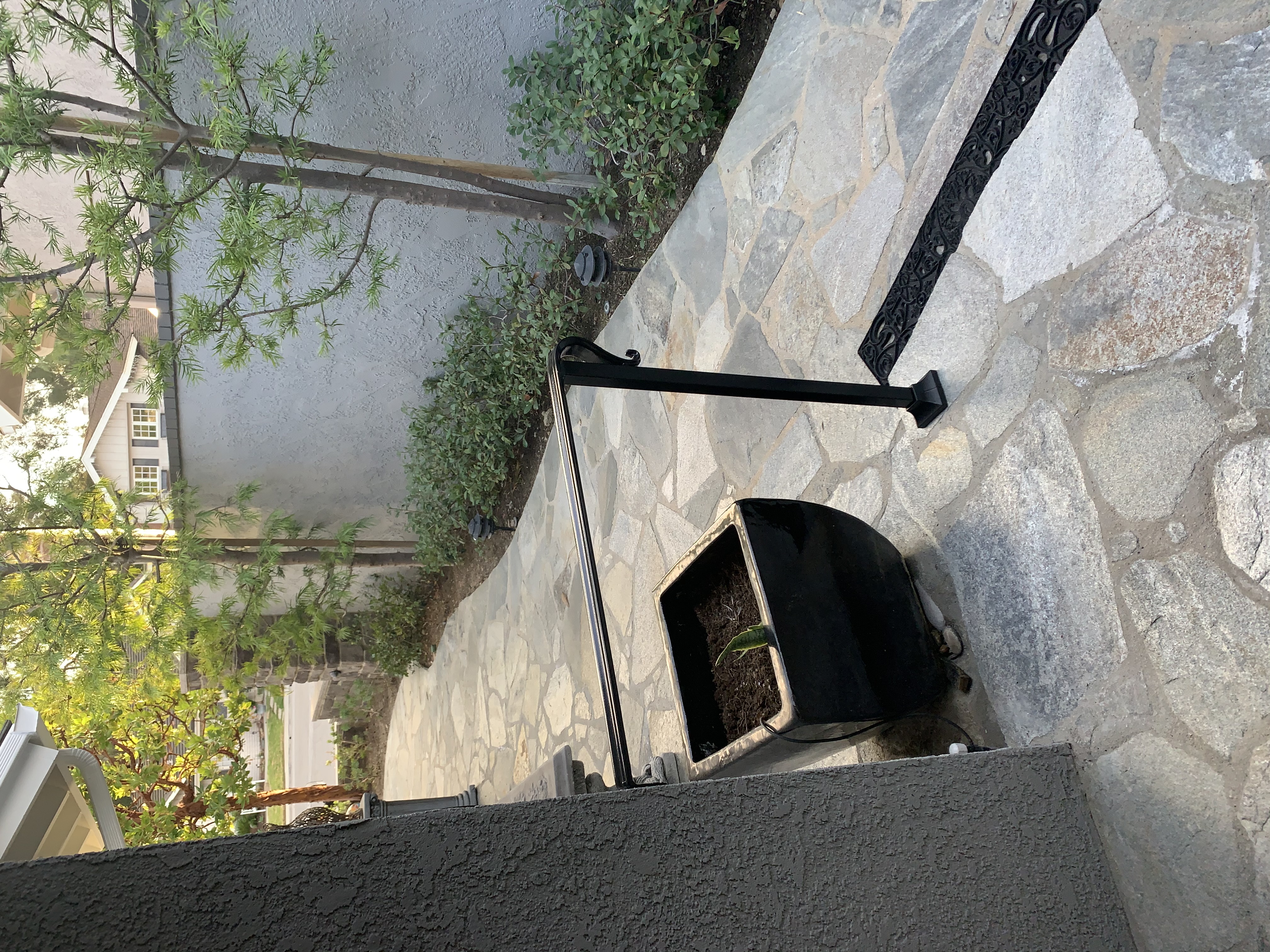 Simple Wall-Mount Iron Stair Handrail
