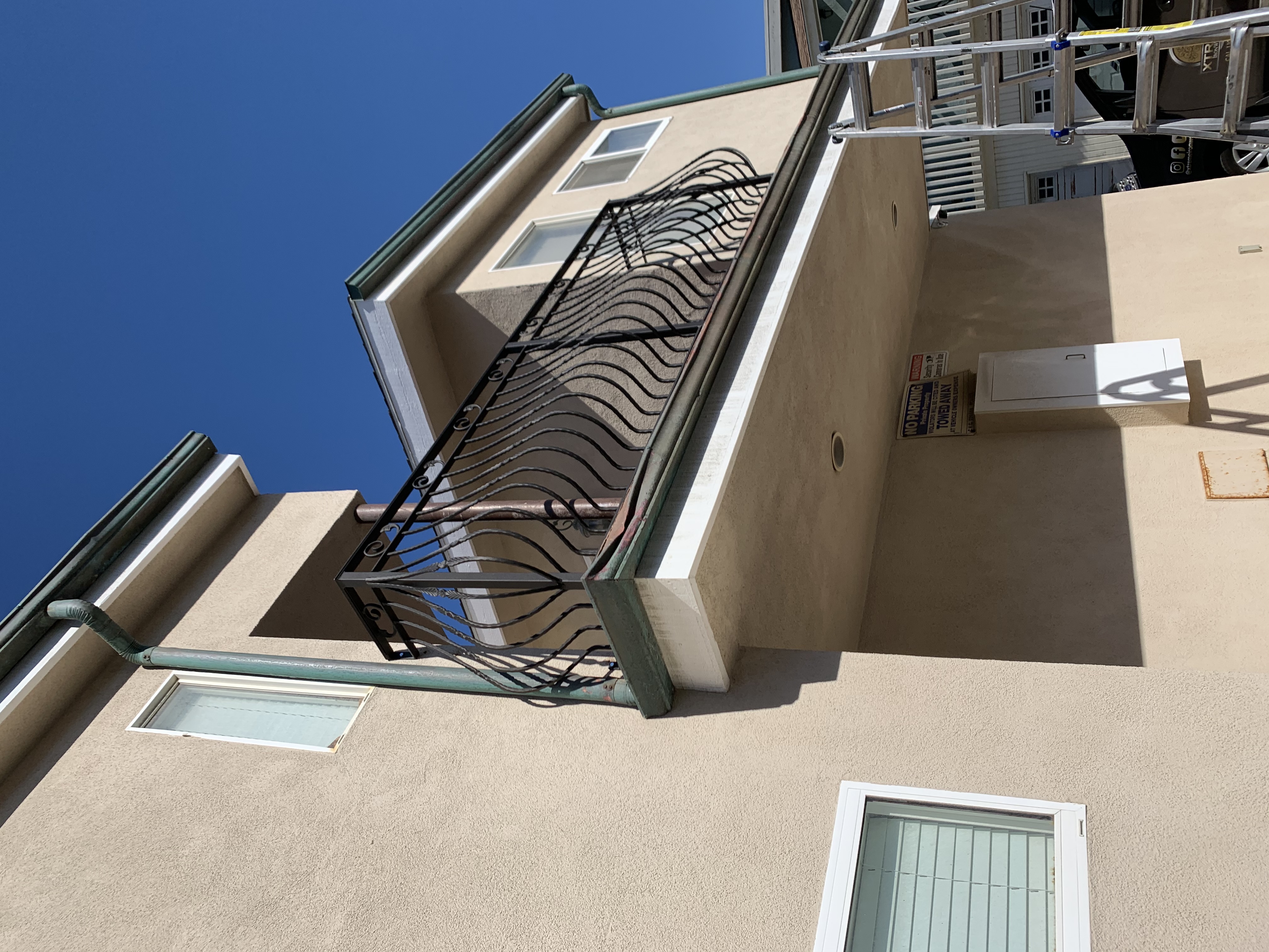 Wave Pattern Iron Balcony Railing