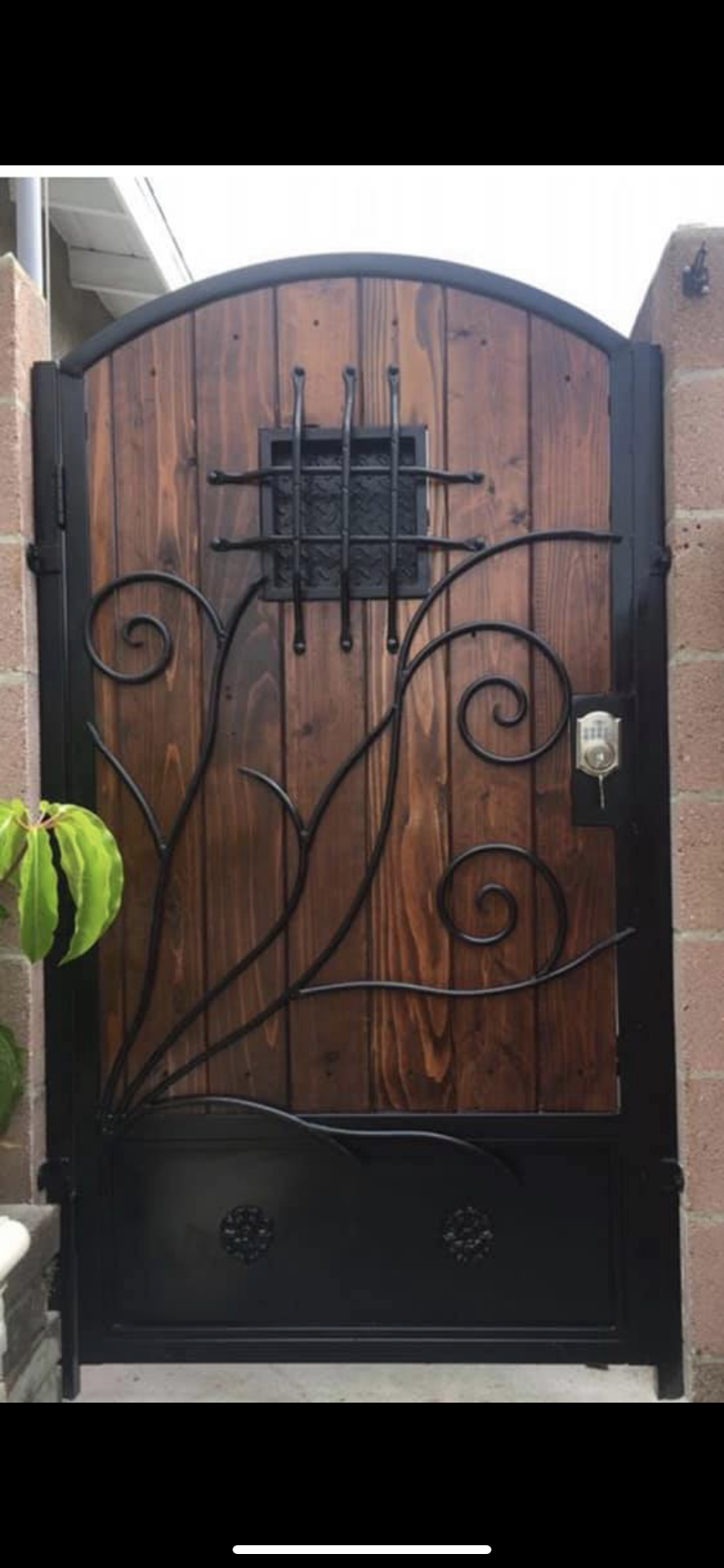Wood & Iron Gate with Circle Medallion