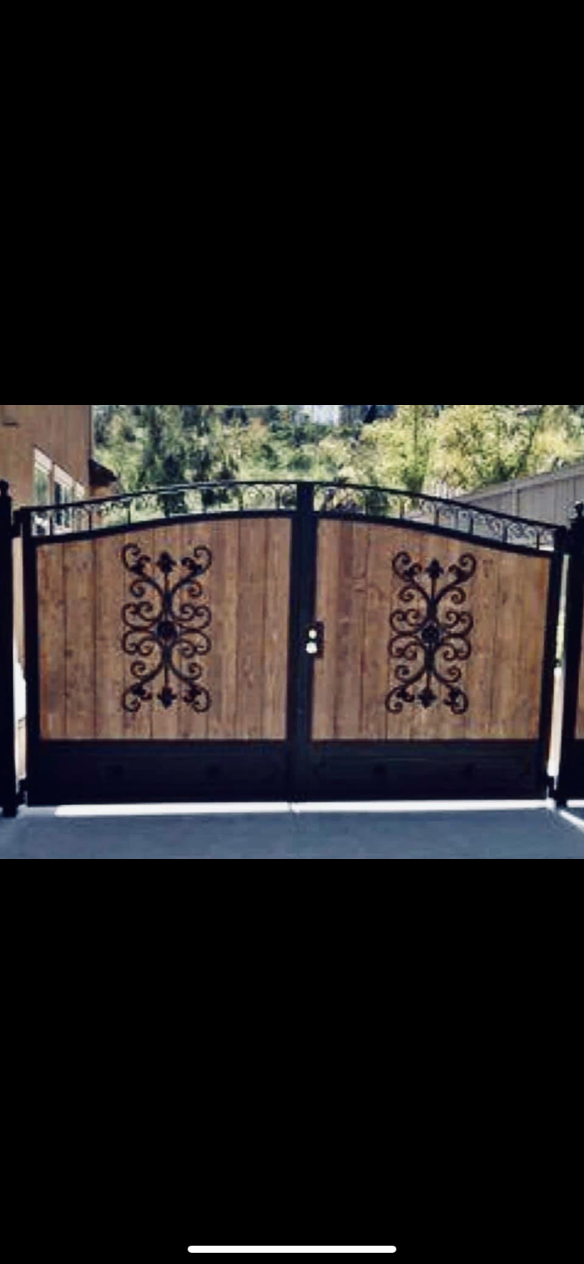 Wood & Iron Double Driveway Gate with Medallions