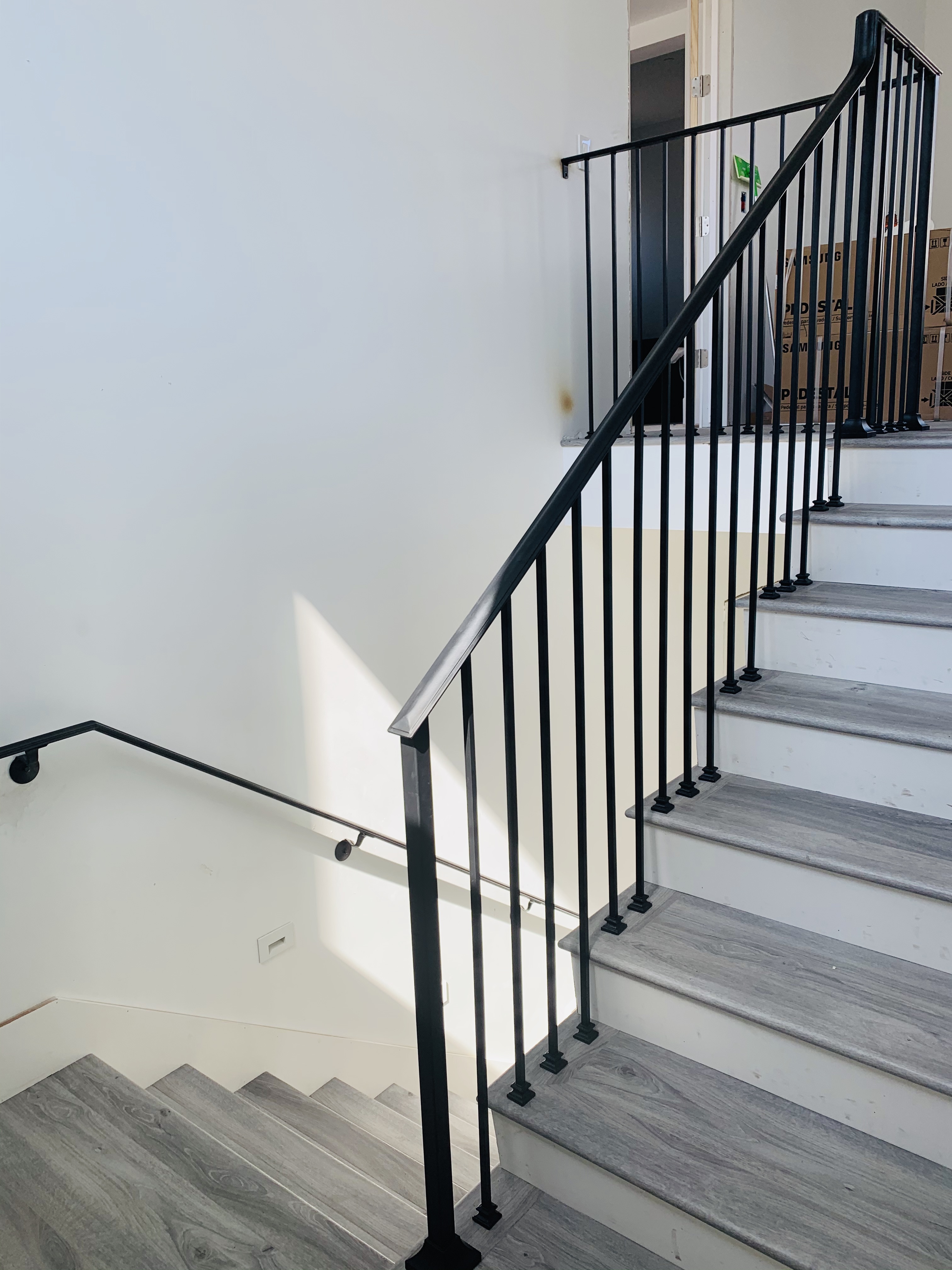Modern Iron Vertical Bar Staircase Railing