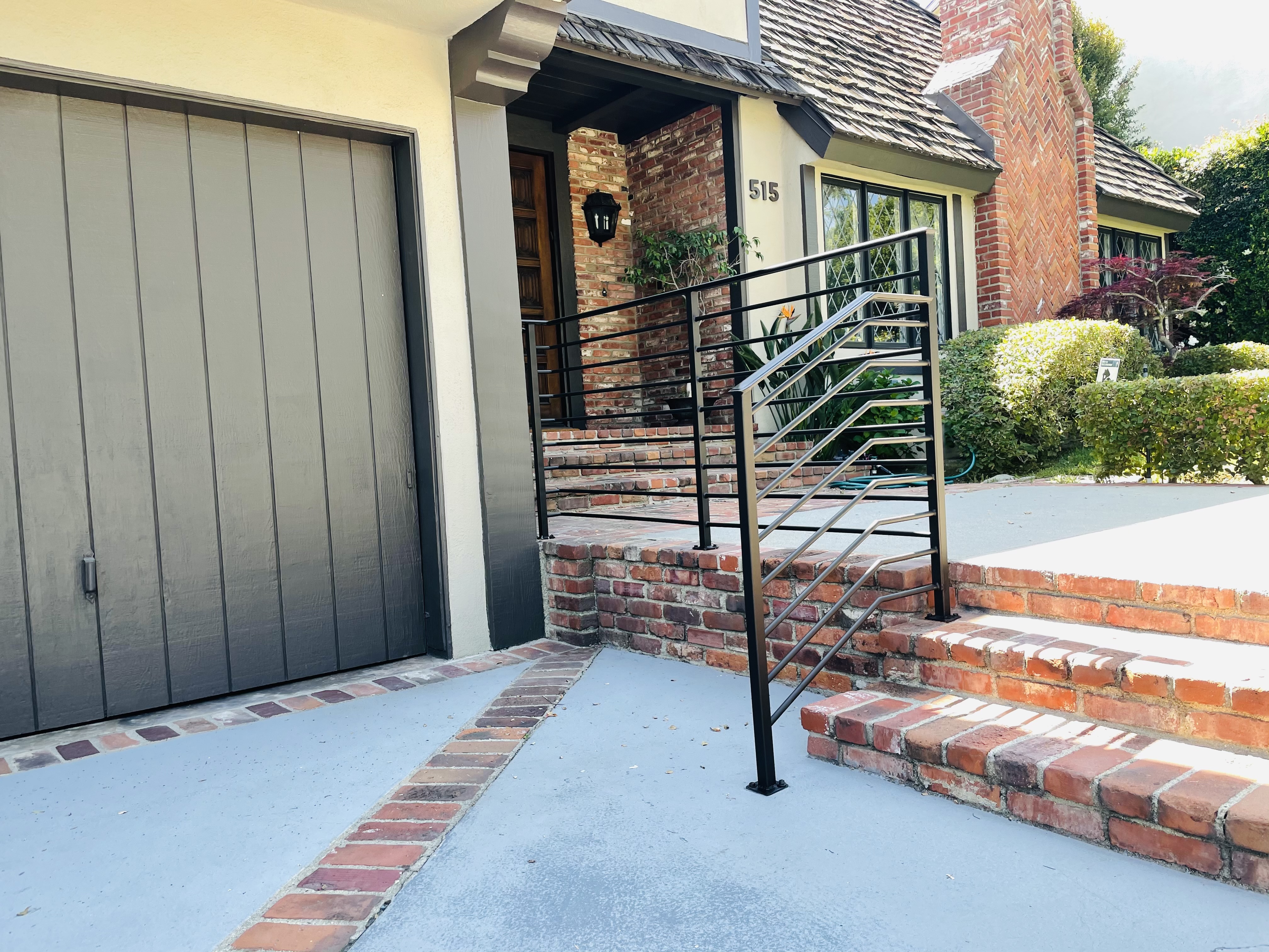 Modern Horizontal Ramp Railing
