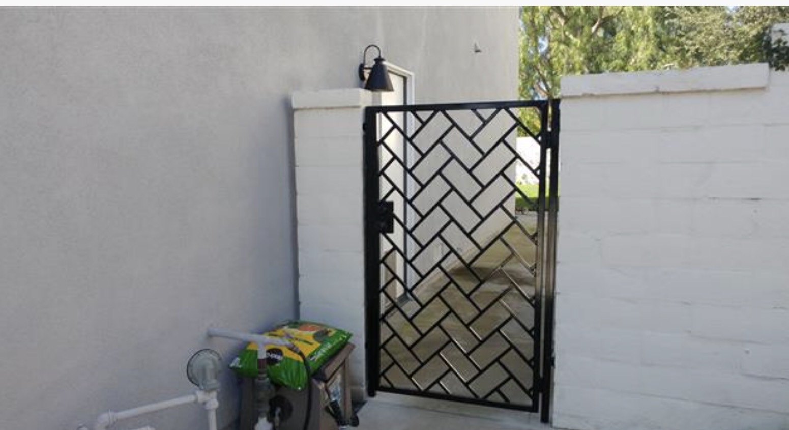 Herringbone Pattern Side Gate