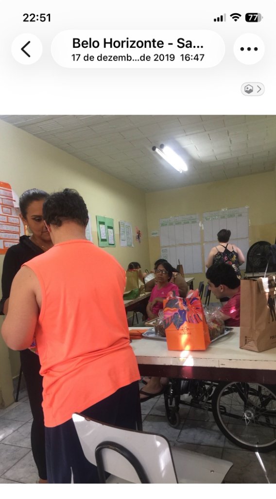 Equipe durante a oficina de produção artesanal — 17 Dez. 2019