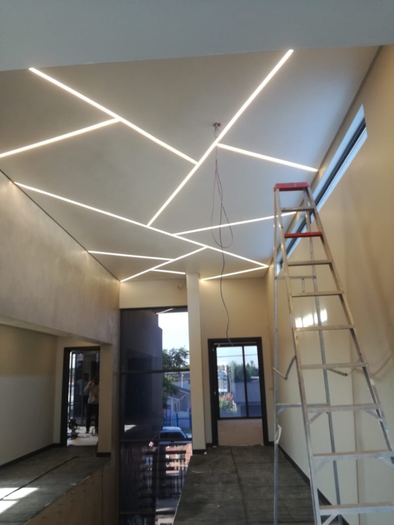 LIGHT FEATURE CEILING