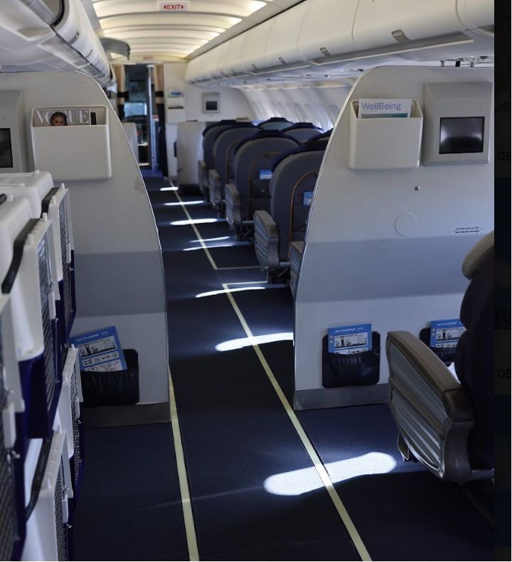 A319 cabin aisle, passenger zone