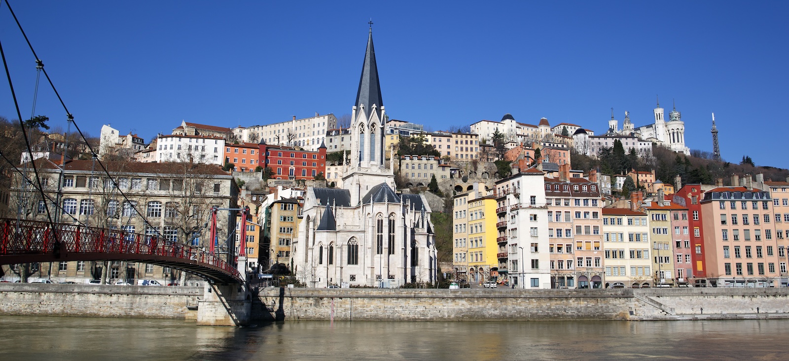 Vue panoramique de Lyon, ville où est implanté le cabinet OPF Groupe (gestion de patrimoine et courtage en assurance)