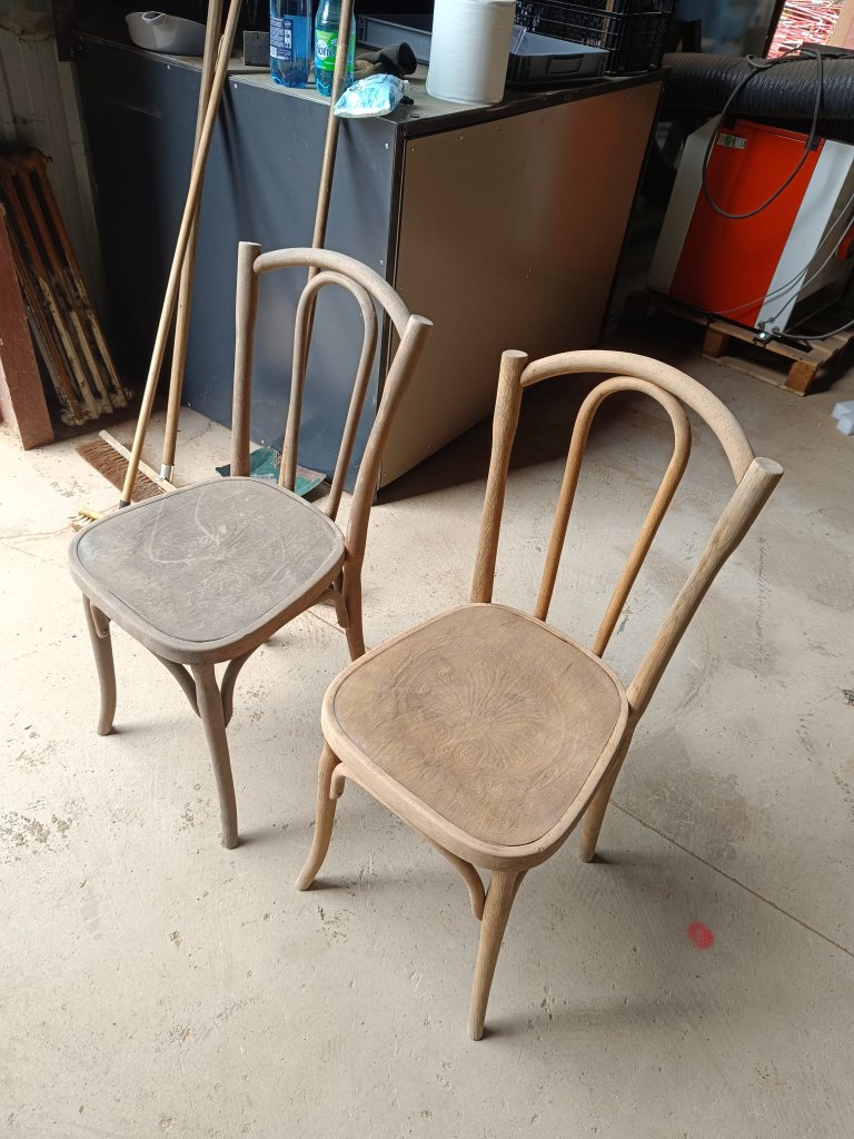 Chaises en bois - Avant/Après décapage laser