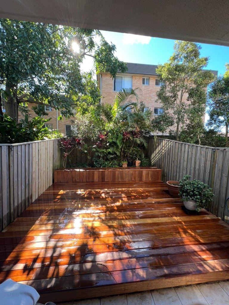 Merbau deck with planter box on the Northern Beaches