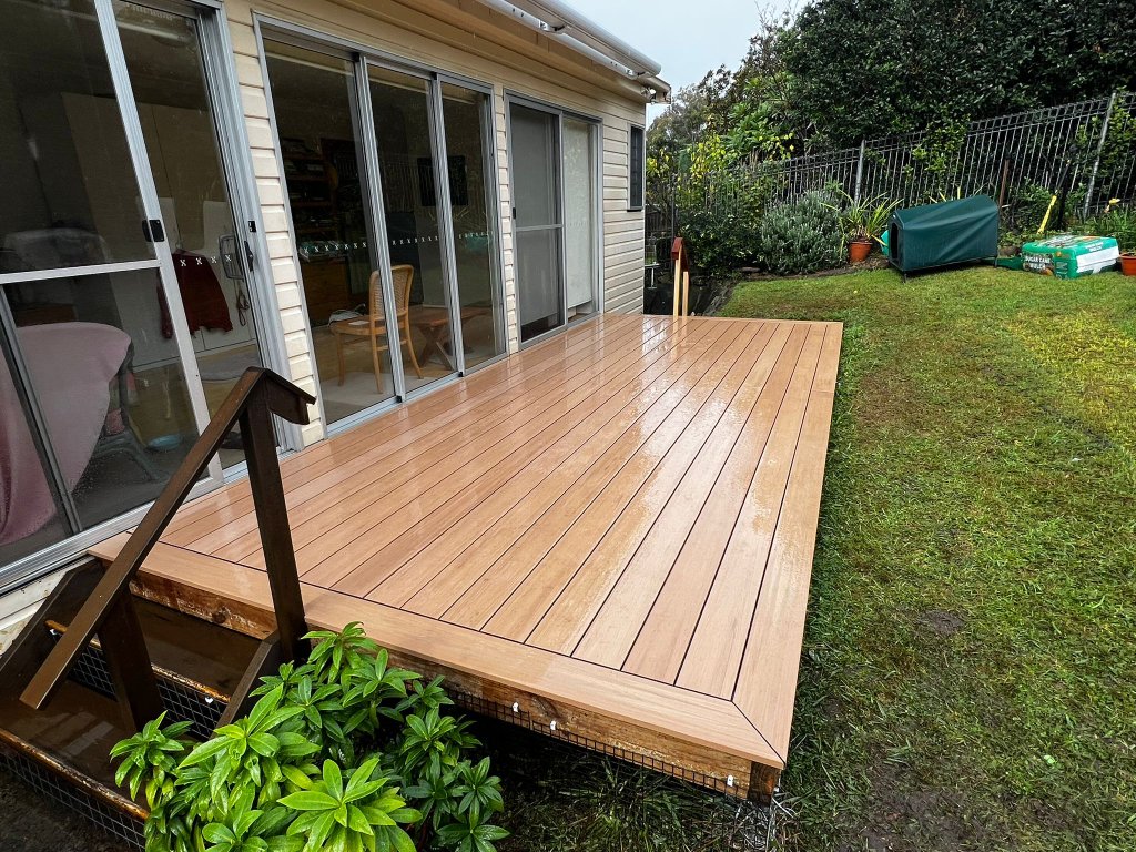 Composite deck with steps on the Northern Beaches