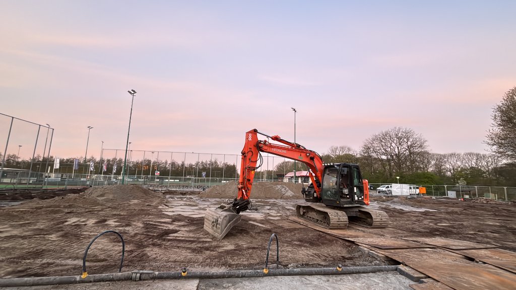 Begin graafwerk sportpark