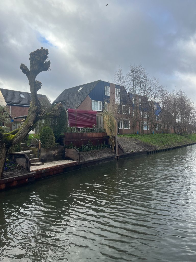 Damwand plaatsen vanaf water voor gemeente Zoetermeer
