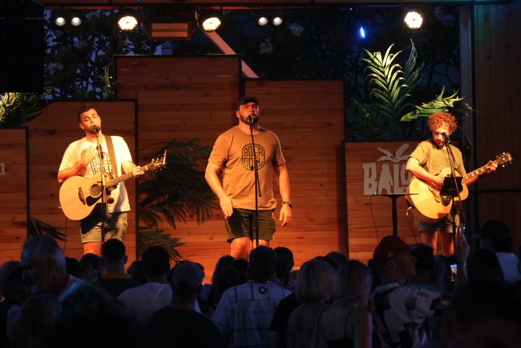 Live band performing on stage at Baloo's Social Bar and Grill Dubai