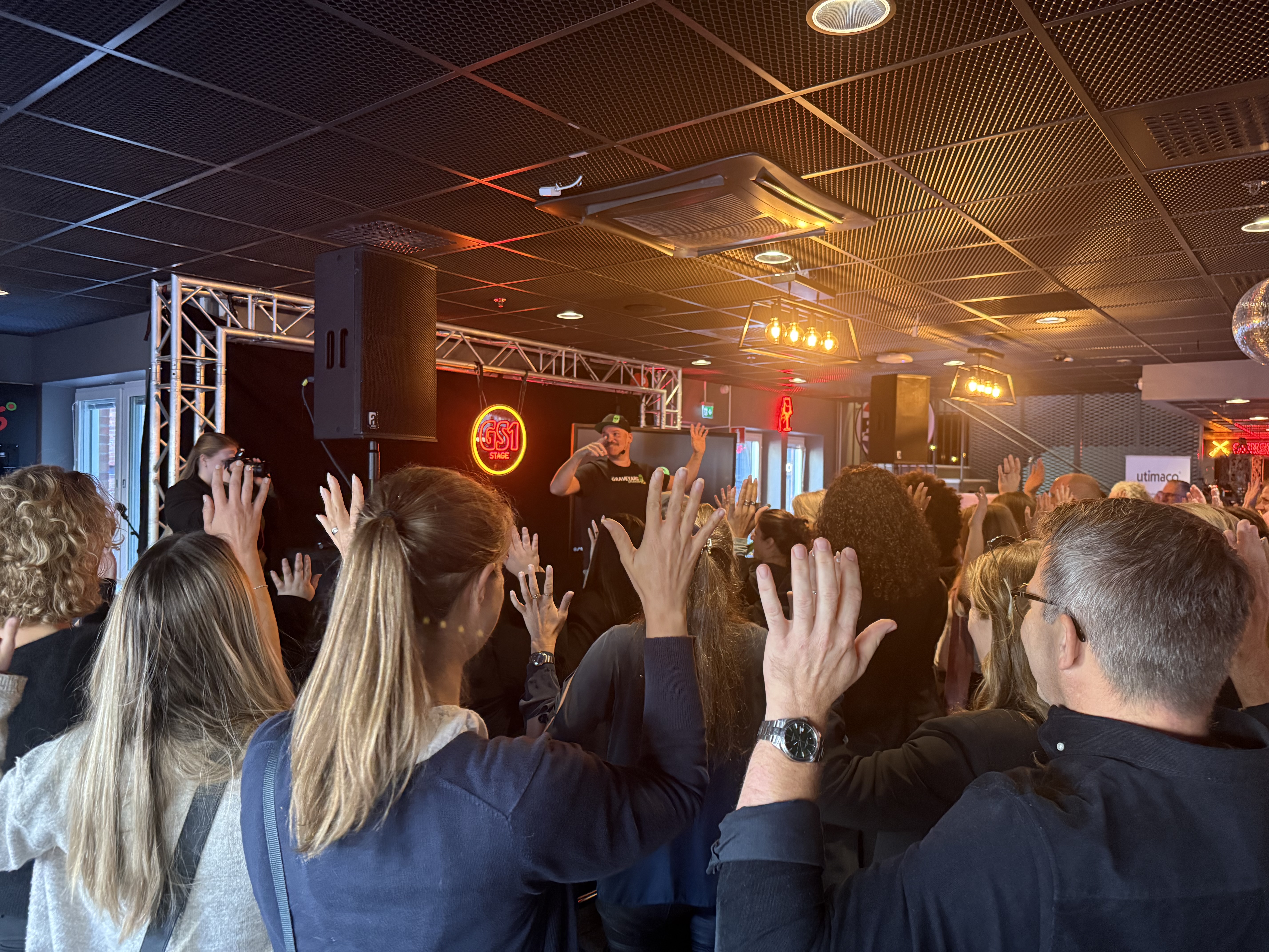 Publik deltar glatt i interaktiv session