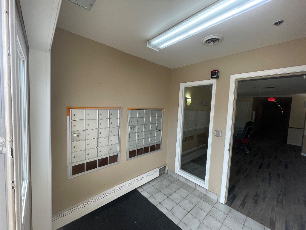Commercial Lobby Paint - before - Milwaukee Commercial project by NovoAve