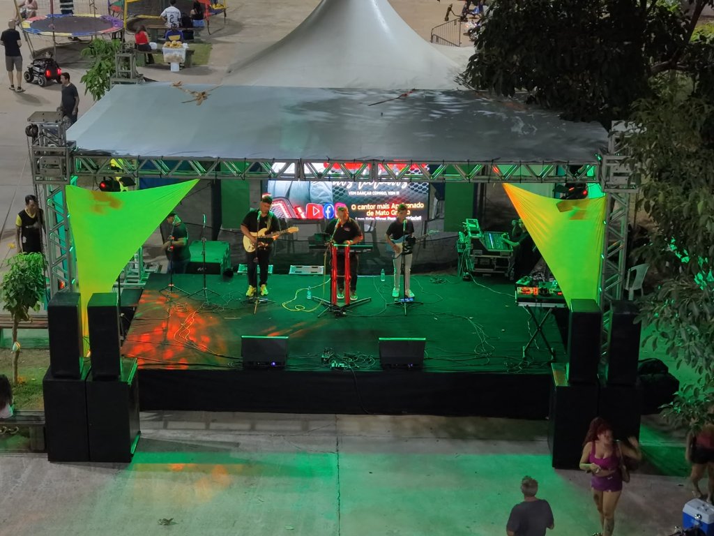 Sucesso de público, “Lambadão na Feira” contagia cuiabanos no bairro Morada do Ouro