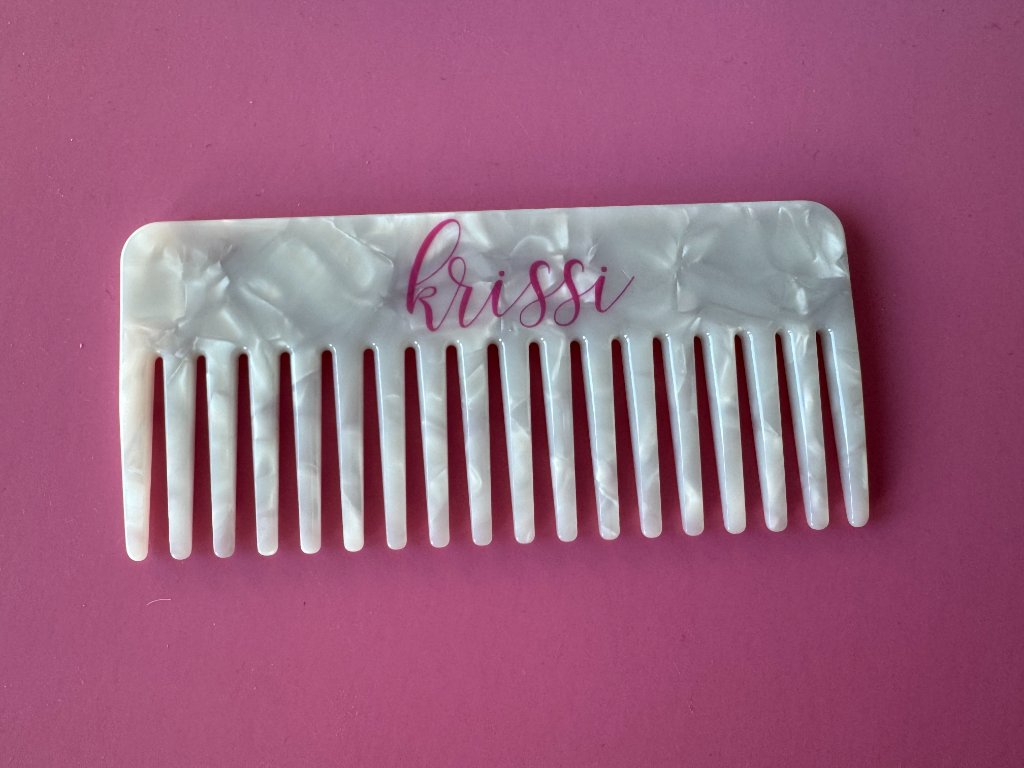 Engraved pearl comb — luxury personalized VIP gift