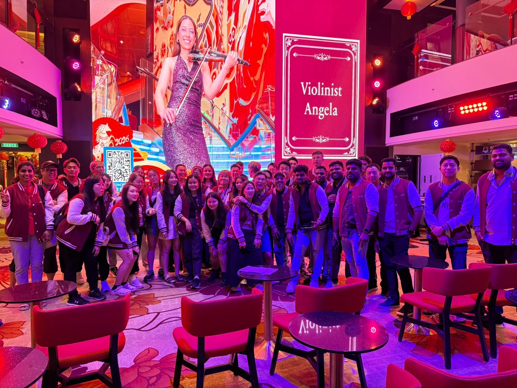 A night to remember — full team on the cruise