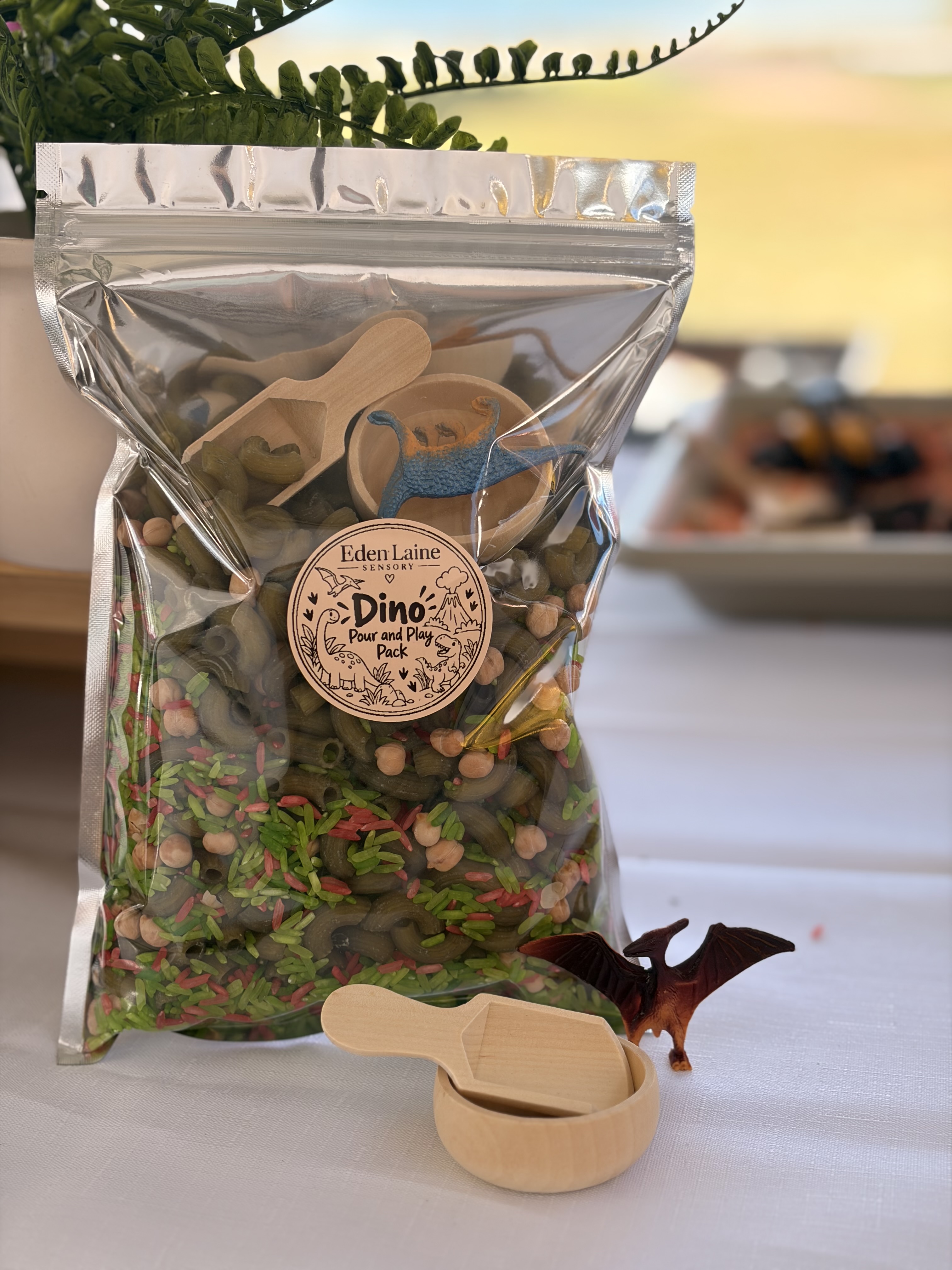 Dino Pour & Play Pack