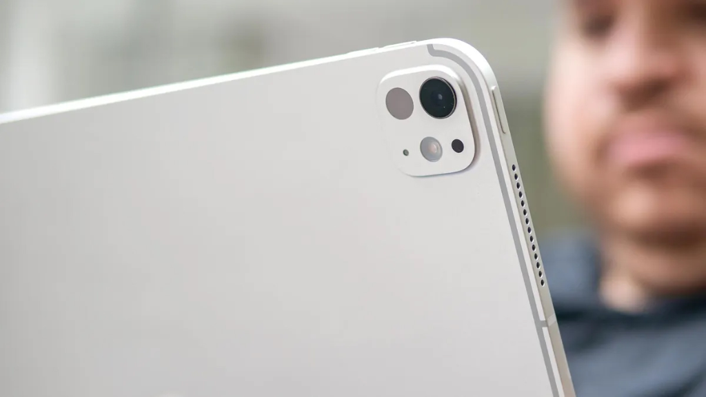 AI That Understands Your Photos