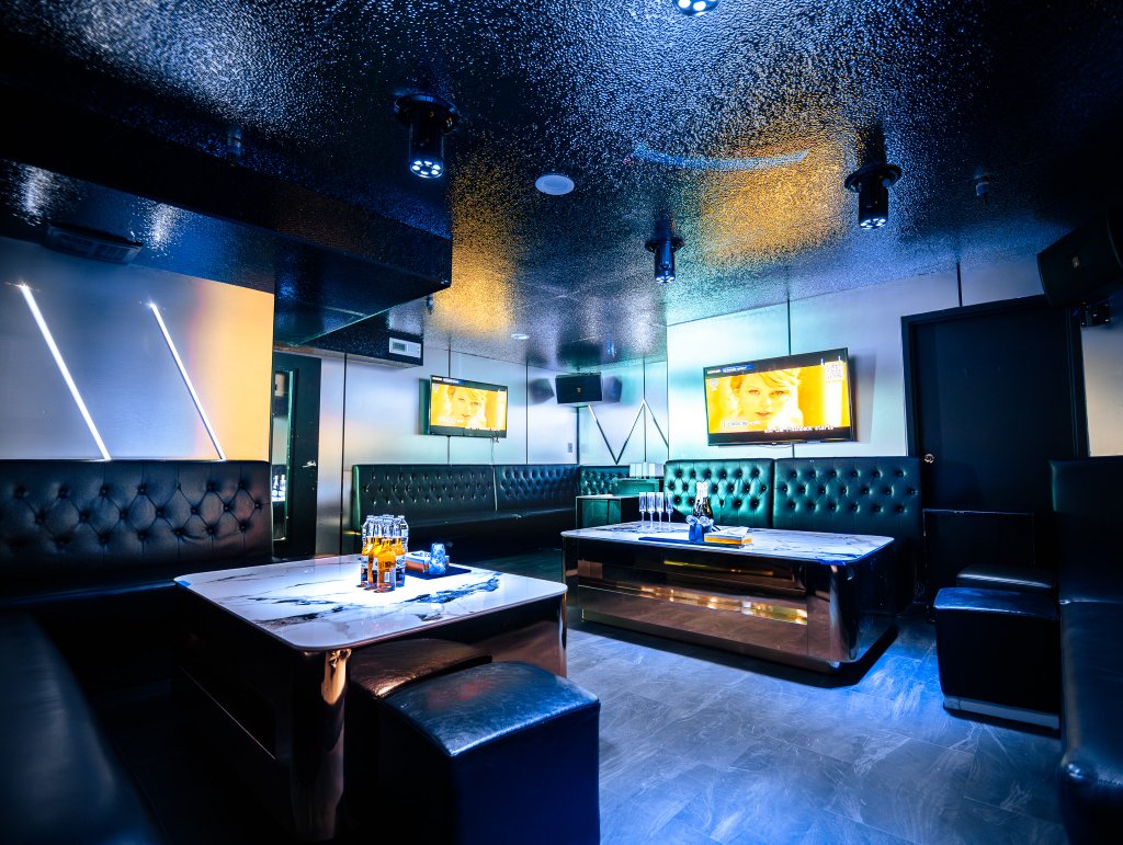 Large VIP Suite