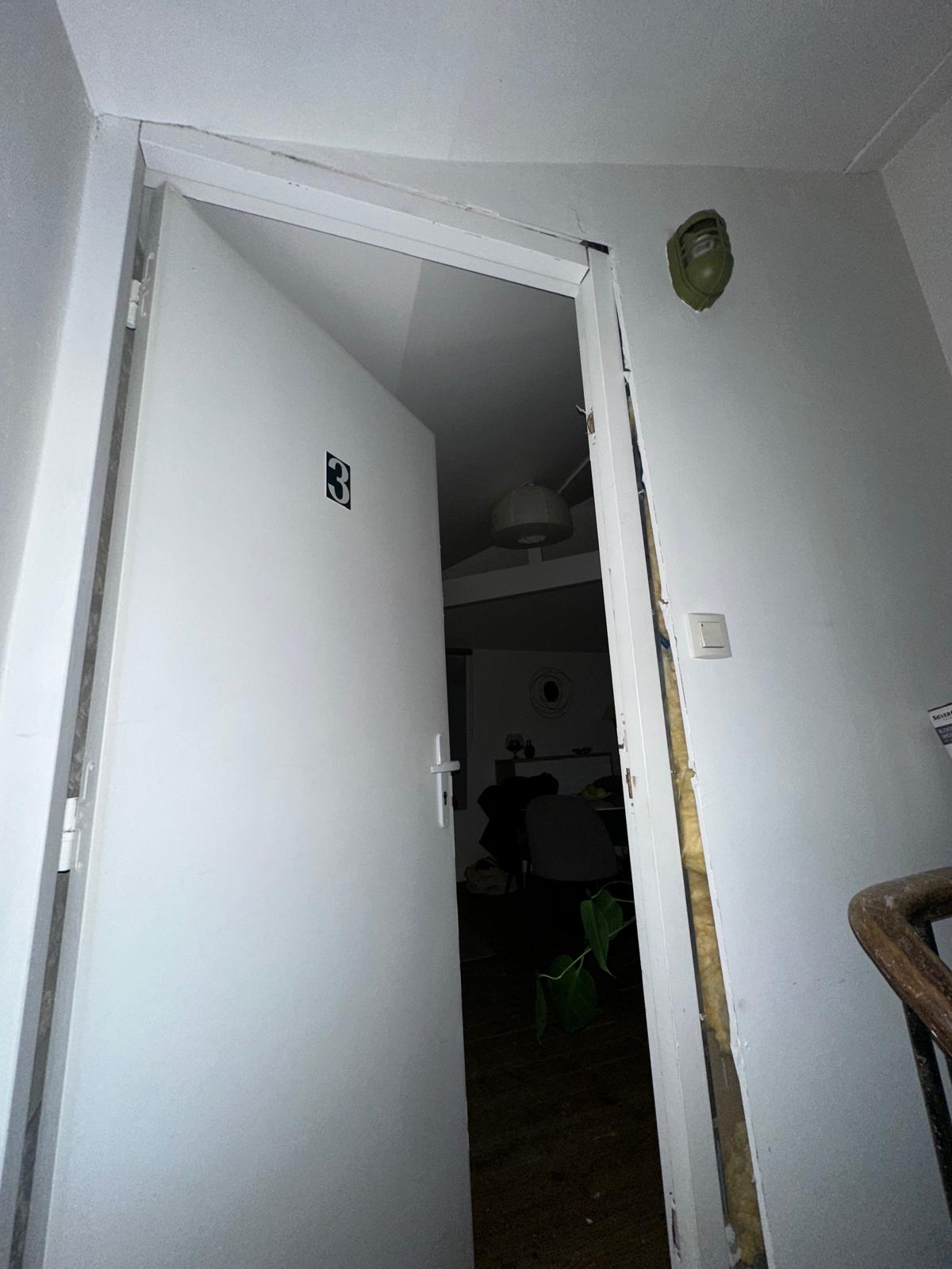 Menuiserie endommagée avant intervention