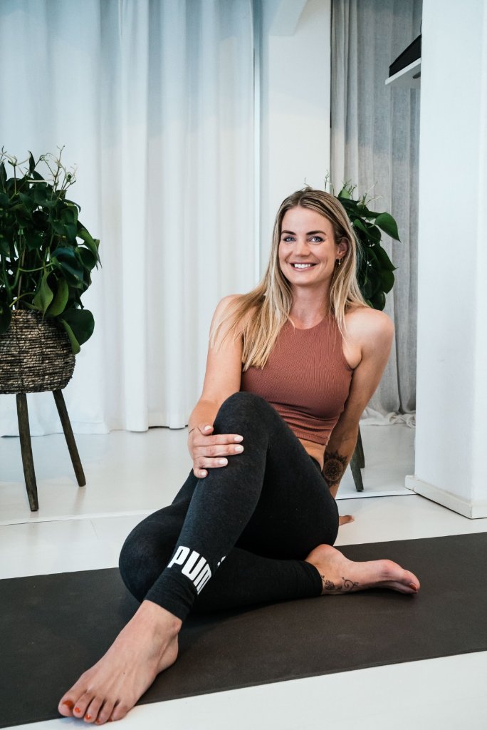 Amber op yogamat