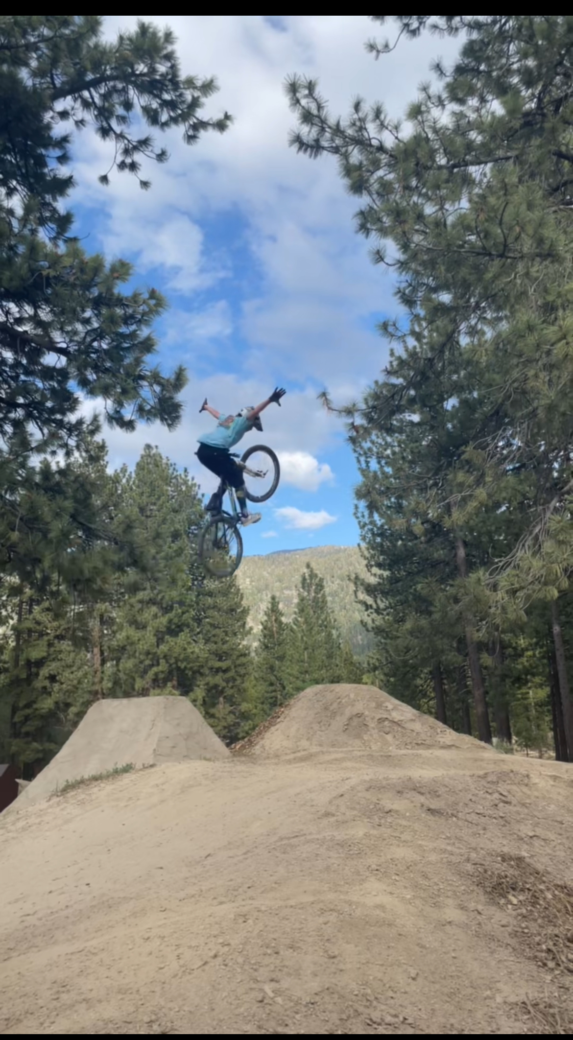 No-hander at the dirt jumps