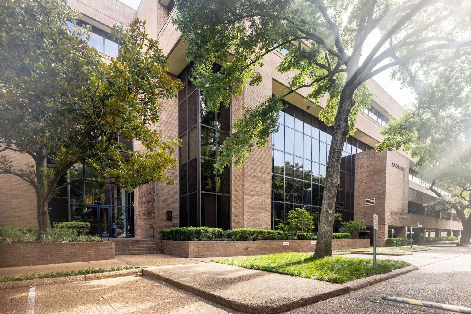 Echo Lane Dental building exterior at 952 Echo Ln, Houston TX