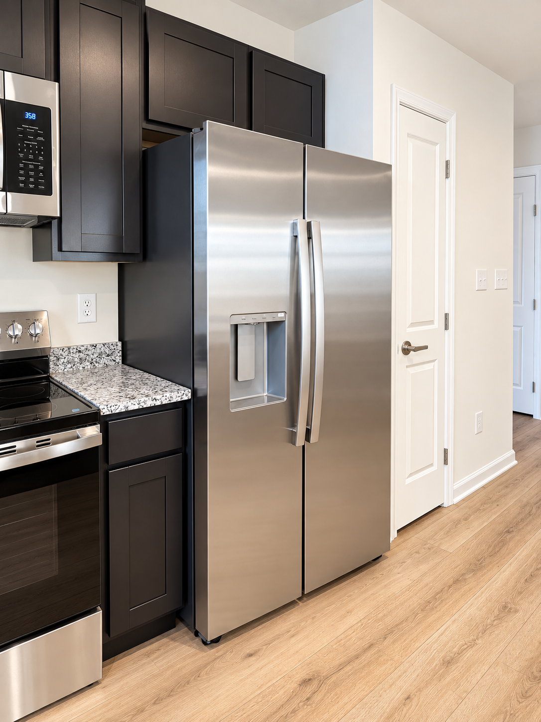 Side-by-Side Refrigerator – Chester, VA